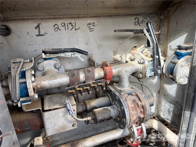 Freightliner M2 6000 L 5800 psi 4x4 Sleeper Pressure Truck Ostali kamioni