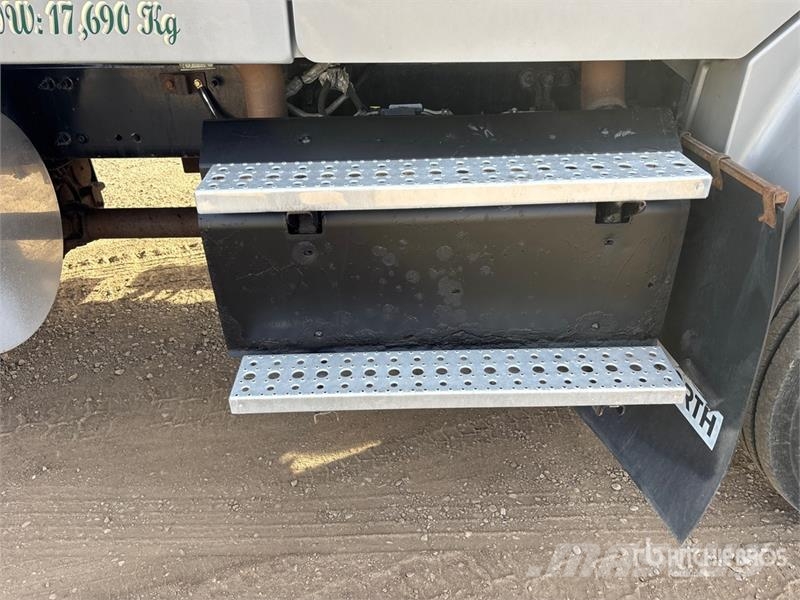 Freightliner M2 6000 L 5800 psi 4x4 Sleeper Pressure Truck Ostali kamioni