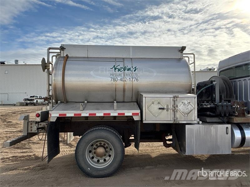 Freightliner M2 6000 L 5800 psi 4x4 Sleeper Pressure Truck Ostali kamioni