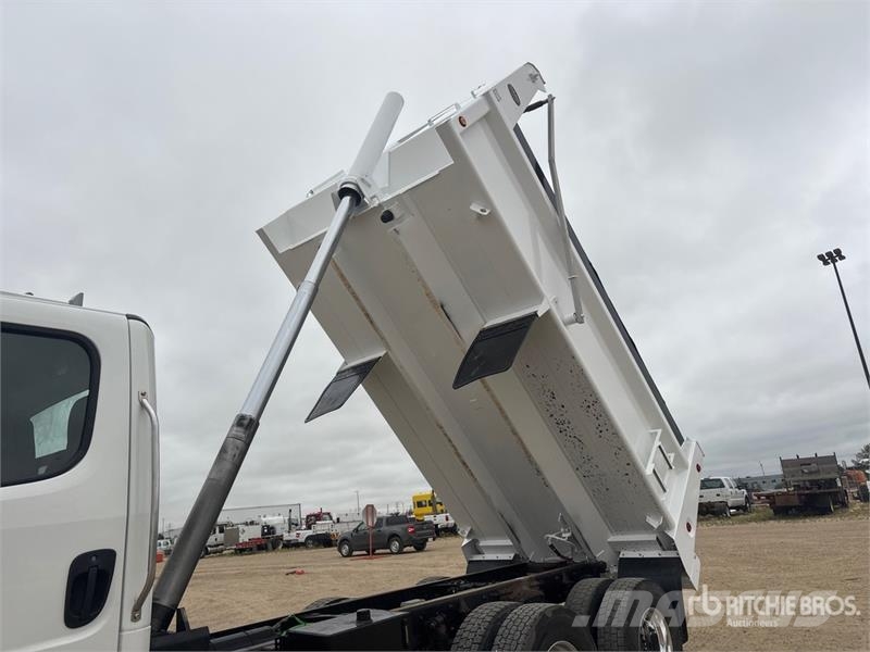 Freightliner M2 6x4 T/A Dump Truck Грузовики-Самосвалы