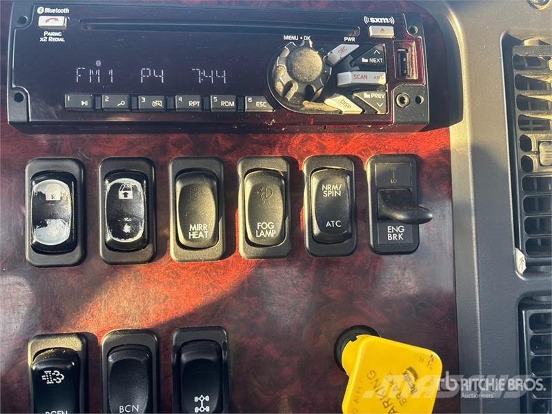 Freightliner M2 6x4 T/A Dump Truck Sora- ja kippiautot
