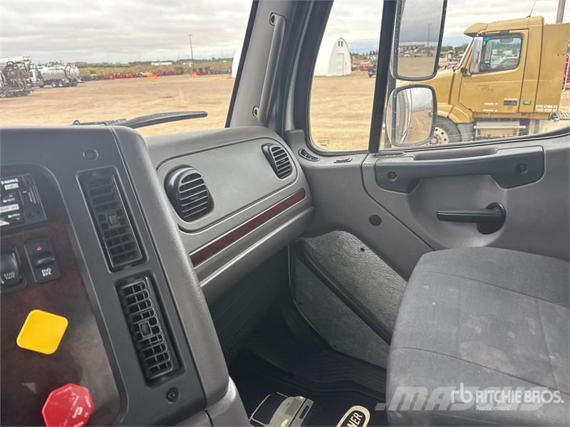 Freightliner M2 6x4 T/A Dump Truck Грузовики-Самосвалы