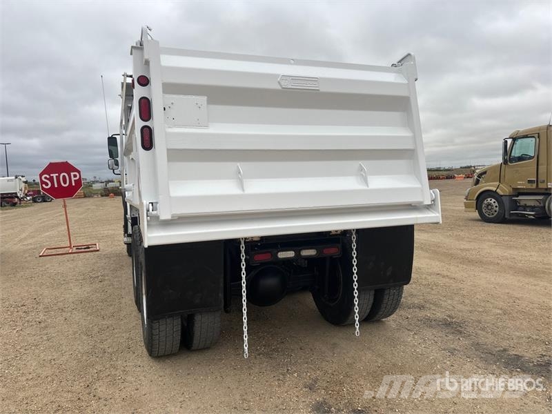 Freightliner M2 6x4 T/A Dump Truck Грузовики-Самосвалы