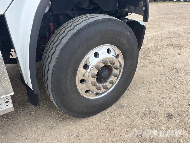 Freightliner M2 6x4 T/A Dump Truck Грузовики-Самосвалы