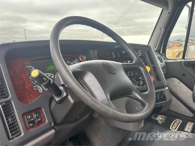 Freightliner M2 6x4 T/A Dump Truck Грузовики-Самосвалы