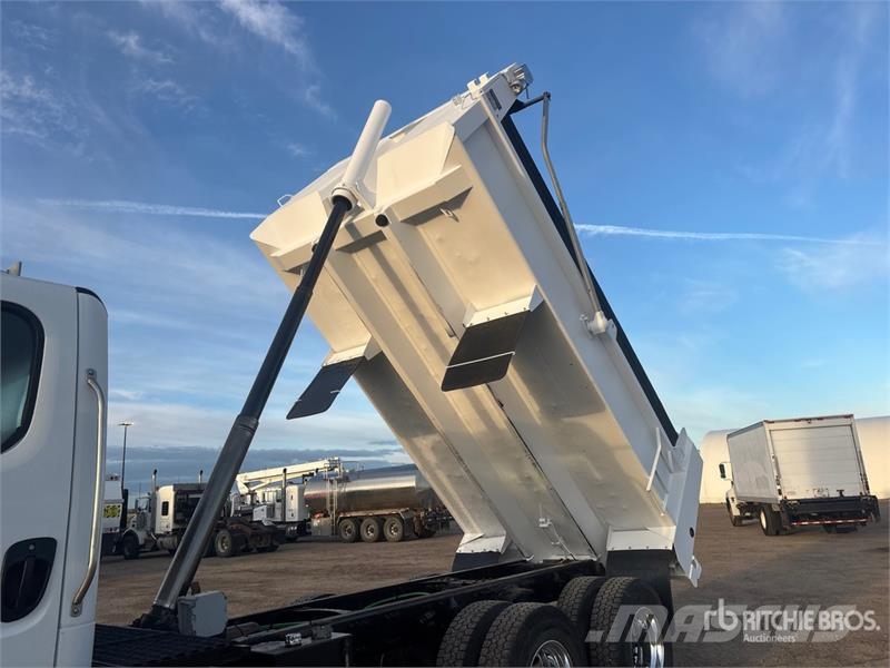 Freightliner M2 6x4 T/A Dump Truck Sora- ja kippiautot