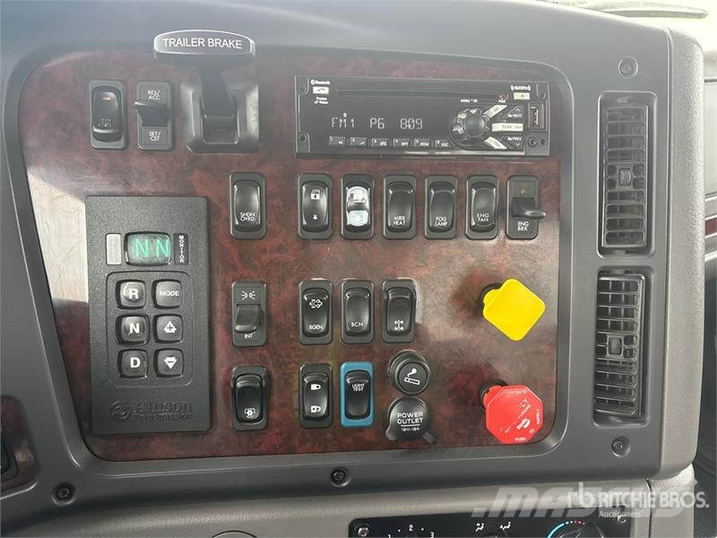 Freightliner M2 6x4 T/A Dump Truck Грузовики-Самосвалы