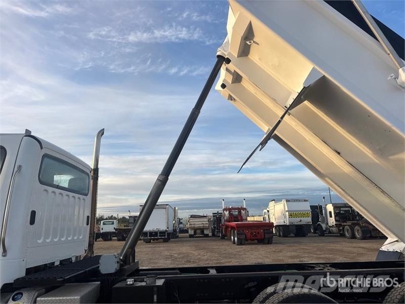 Freightliner M2 6x4 T/A Dump Truck Sora- ja kippiautot