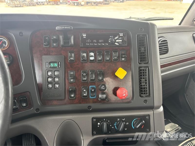 Freightliner M2 6x4 T/A Dump Truck Грузовики-Самосвалы