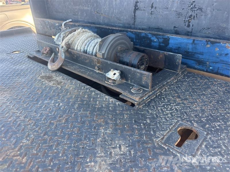 Freightliner M2 Rollback Truck Pagalbos kelyje automobiliai