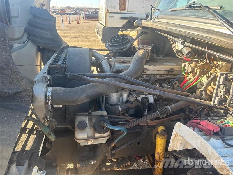 Freightliner M2 Rollback Truck Pagalbos kelyje automobiliai