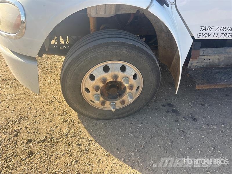 Freightliner M2 Rollback Truck Pagalbos kelyje automobiliai