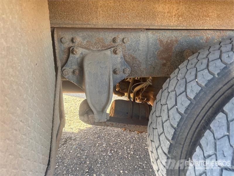 Freightliner M2 Rollback Truck Pagalbos kelyje automobiliai