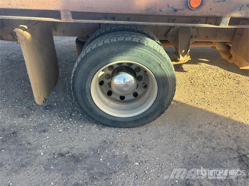 Freightliner M2 Rollback Truck Pagalbos kelyje automobiliai