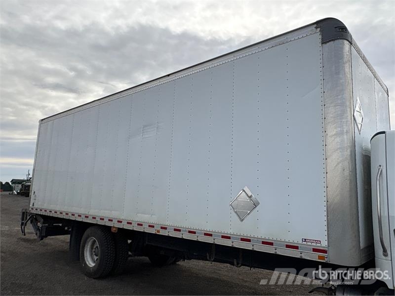 Freightliner M2106 4x2 Freight Van Truck Sanduk kamioni