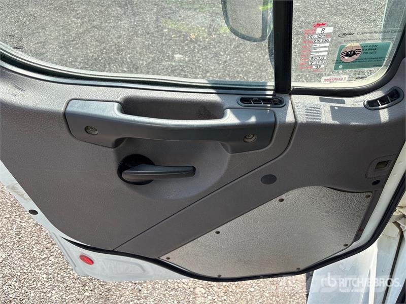 Freightliner M2106 4x2 Van Truck Camiones caja cerrada