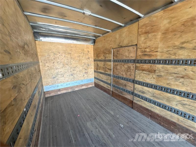Freightliner M2106 4x2 Van Truck Camiones caja cerrada