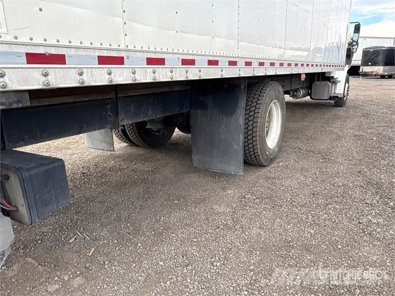 Freightliner M2106 4x2 Freight Van Truck Sanduk kamioni