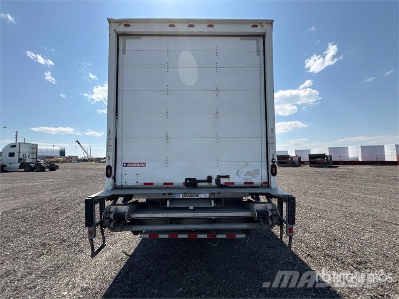 Freightliner M2106 4x2 Van Truck Camiones caja cerrada