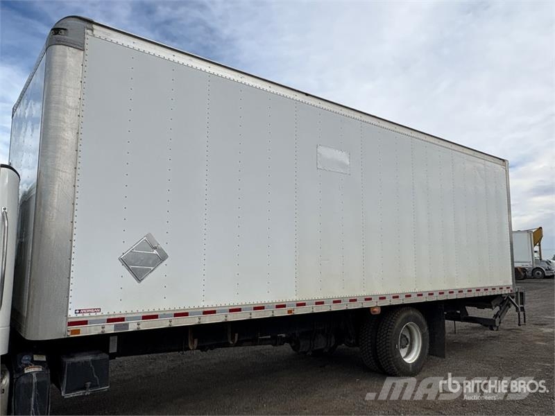 Freightliner M2106 4x2 Freight Van Truck Sanduk kamioni