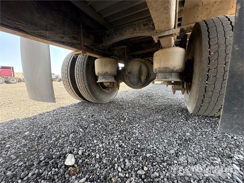Freightliner M2106 4x2 Van Truck Camiones caja cerrada