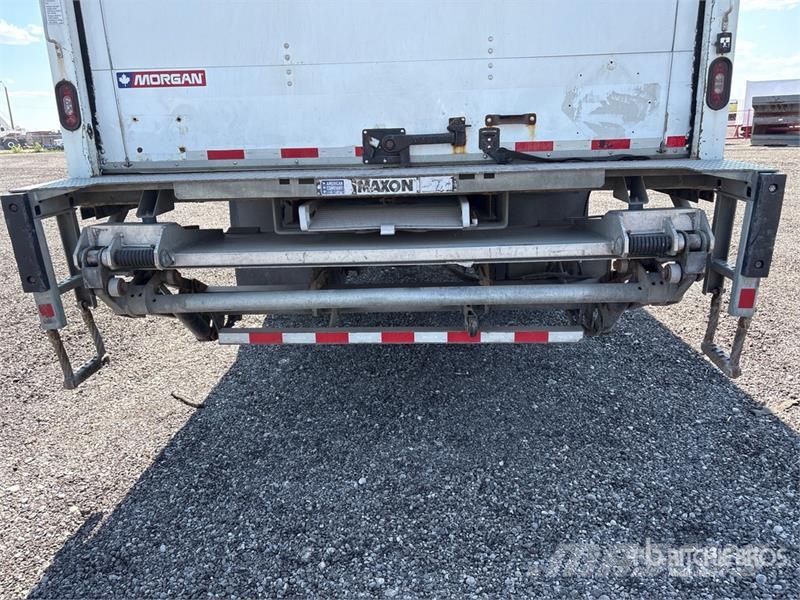Freightliner M2106 4x2 Van Truck Camiones caja cerrada
