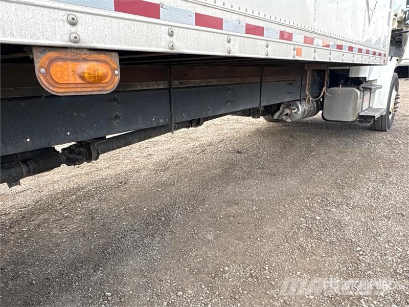 Freightliner M2106 4x2 Freight Van Truck Sanduk kamioni