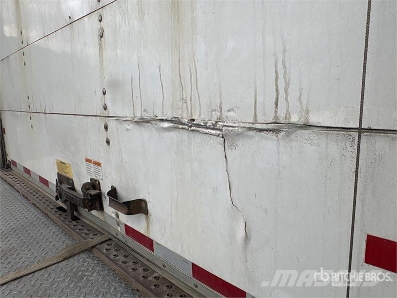 Freightliner M2106 4x2 Freight Van Truck Sanduk kamioni