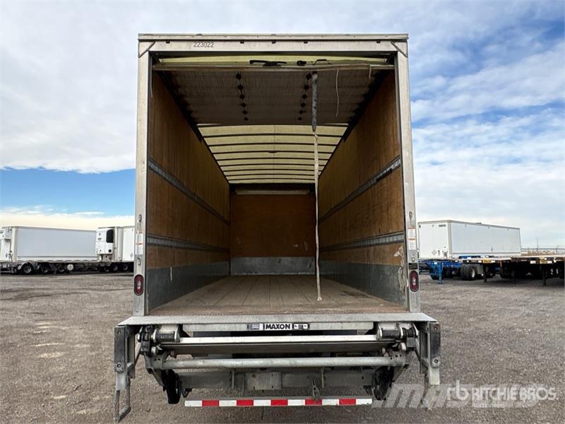 Freightliner M2106 4x2 Freight Van Truck Sanduk kamioni