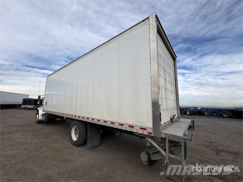 Freightliner M2106 4x2 Freight Van Truck Sanduk kamioni