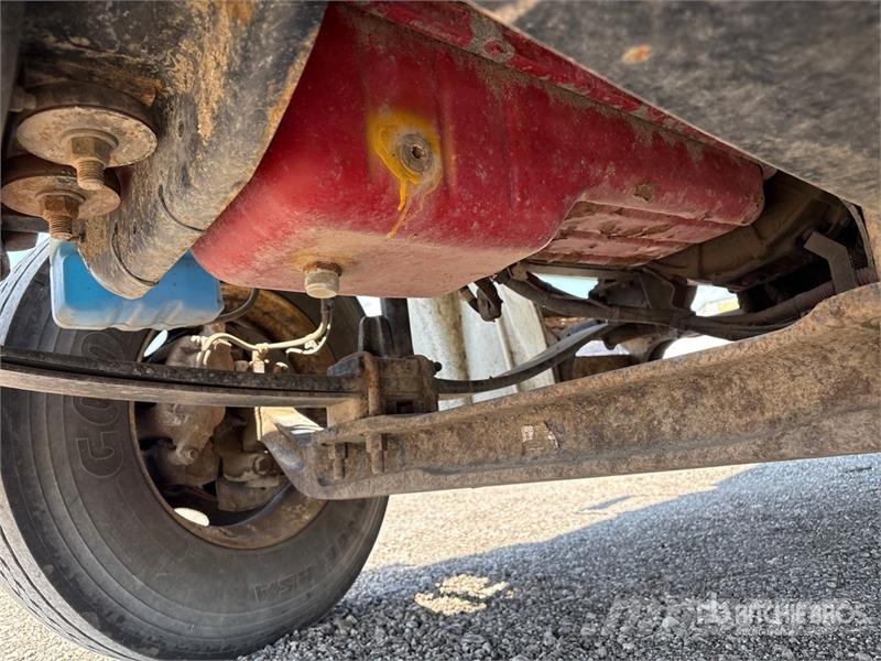 Freightliner M2106 4x2 Van Truck Camiones caja cerrada
