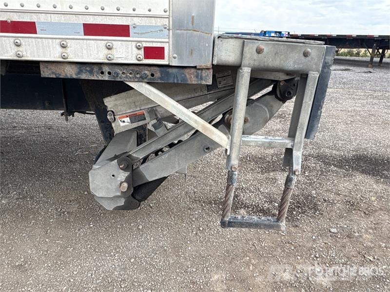 Freightliner M2106 4x2 Freight Van Truck Sanduk kamioni