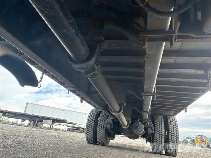 Freightliner M2106 4x2 Freight Van Truck Sanduk kamioni