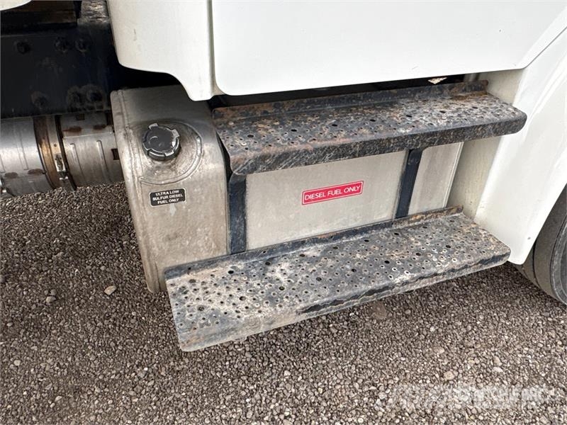 Freightliner M2106 4x2 Freight Van Truck Sanduk kamioni
