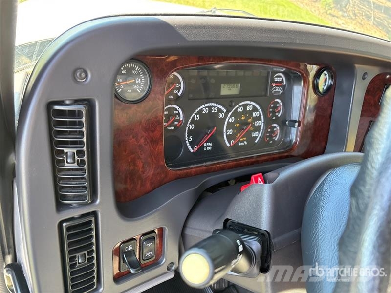 Freightliner M2106 6x4 Grain Truck Gabonaszállító teherautók