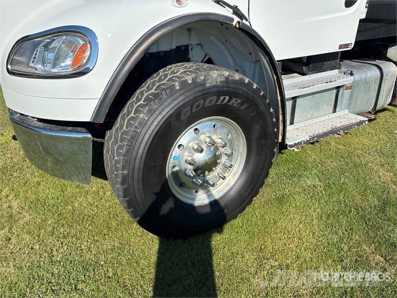 Freightliner M2106 6x4 Grain Truck Gabonaszállító teherautók