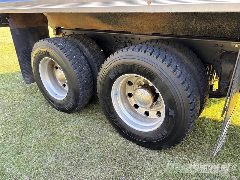 Freightliner M2106 6x4 Grain Truck Gabonaszállító teherautók