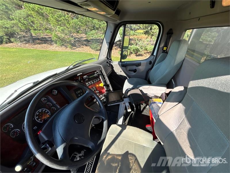Freightliner M2106 6x4 Grain Truck Gabonaszállító teherautók