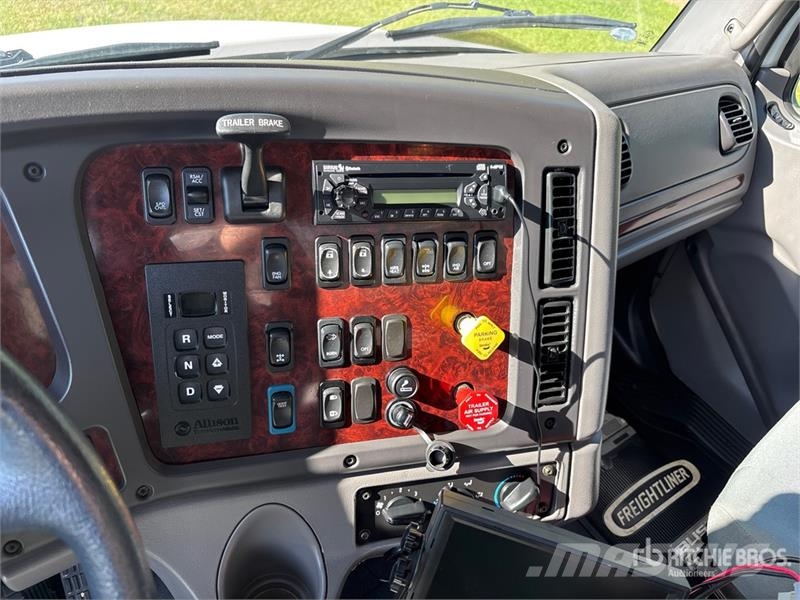 Freightliner M2106 6x4 Grain Truck Gabonaszállító teherautók