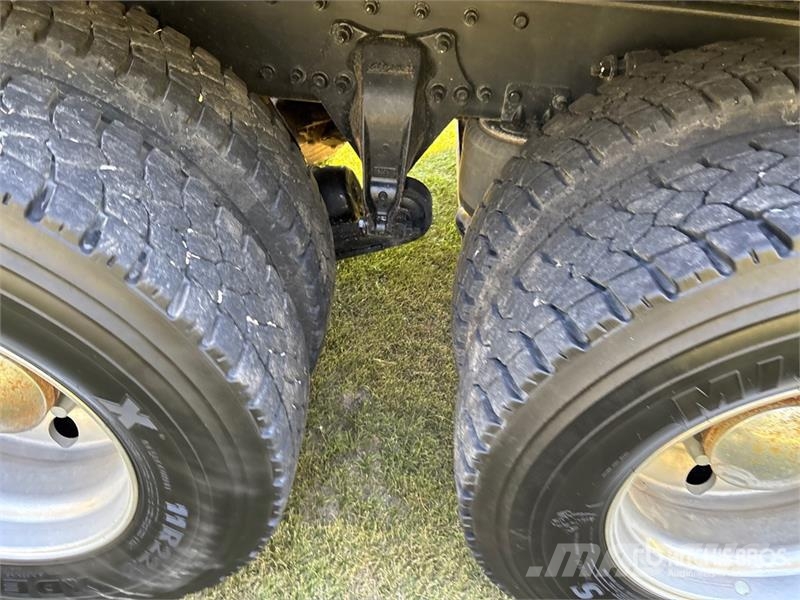 Freightliner M2106 6x4 Grain Truck Gabonaszállító teherautók