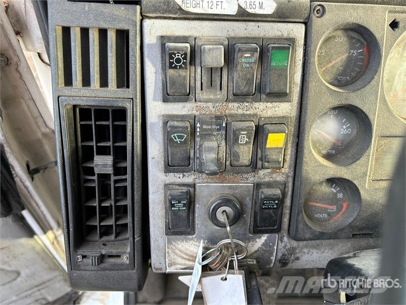 Freightliner on Freightliner 6x4 Vacuum Excavator Truck (Inope Camiones aspiradores/combi