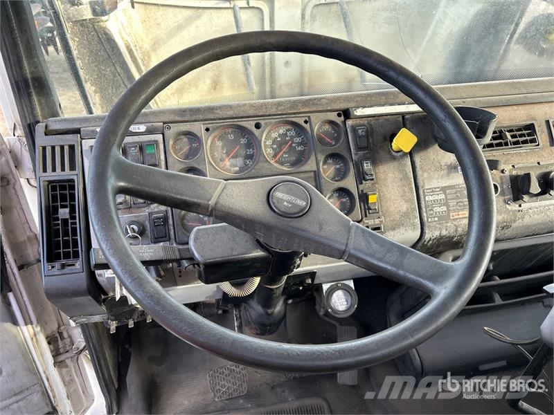 Freightliner on Freightliner 6x4 Vacuum Excavator Truck (Inope Camiones aspiradores/combi