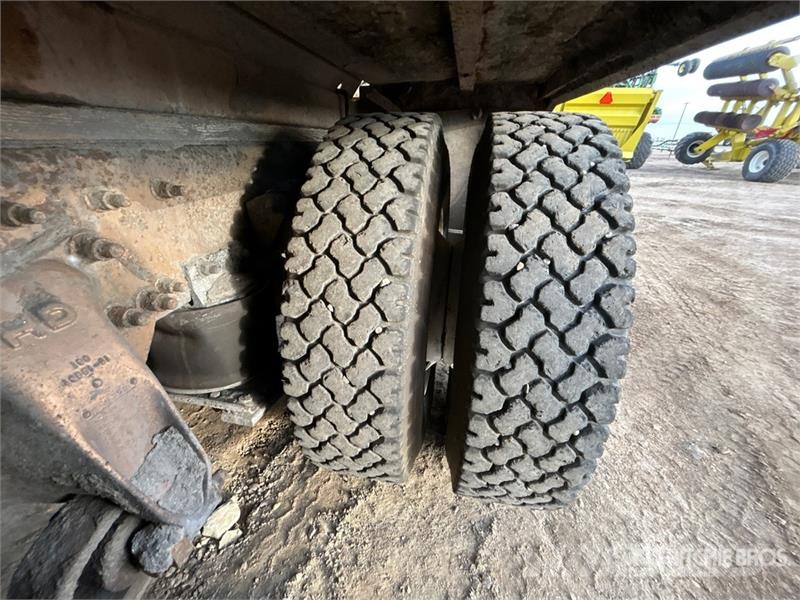 Freightliner on Freightliner 6x4 Vacuum Excavator Truck (Inope Camiones aspiradores/combi
