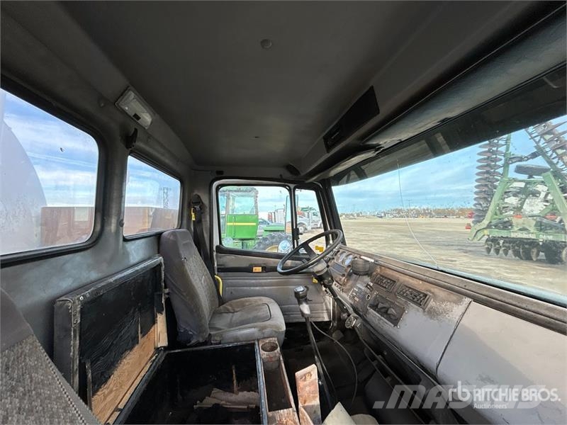 Freightliner on Freightliner 6x4 Vacuum Excavator Truck (Inope Camiones aspiradores/combi