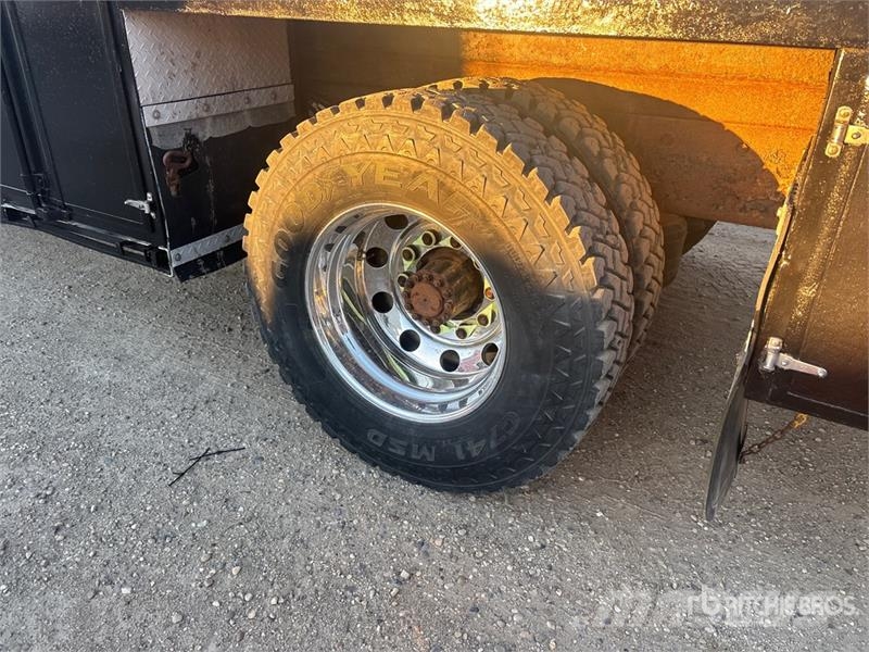 Freightliner PM 6280 lb Knuckle Boom on Freightliner M2106 4x2 Automobiliniai kranai