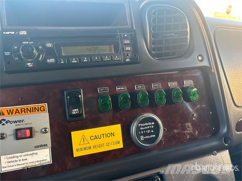 Freightliner PM 6280 lb Knuckle Boom on Freightliner M2106 4x2 Automobiliniai kranai