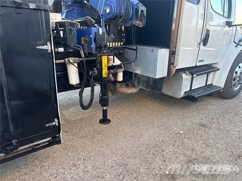 Freightliner PM 6280 lb Knuckle Boom on Freightliner M2106 4x2 Automobiliniai kranai