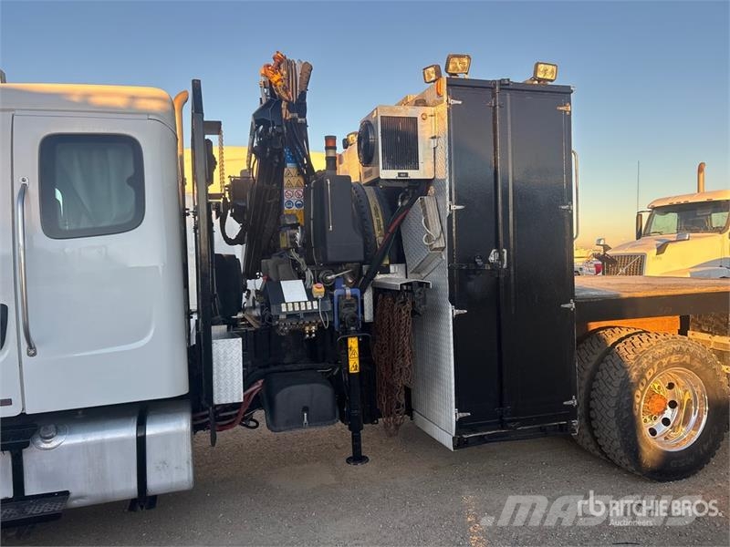 Freightliner PM 6280 lb Knuckle Boom on Freightliner M2106 4x2 Automobiliniai kranai