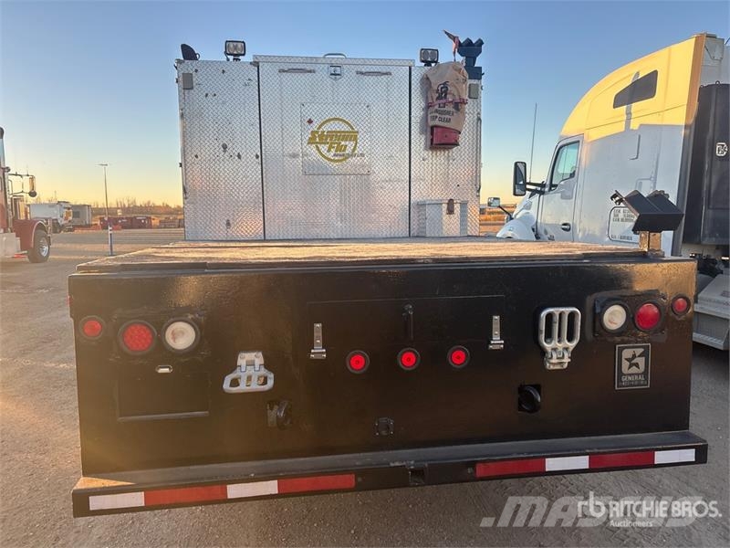 Freightliner PM 6280 lb Knuckle Boom on Freightliner M2106 4x2 Automobiliniai kranai