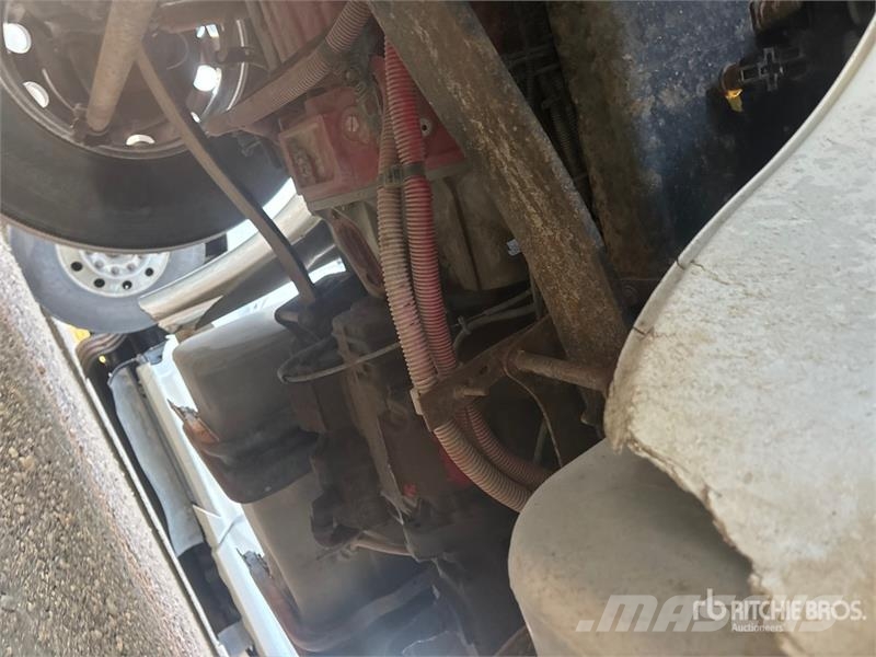 Freightliner PM 6280 lb Knuckle Boom on Freightliner M2106 4x2 Automobiliniai kranai